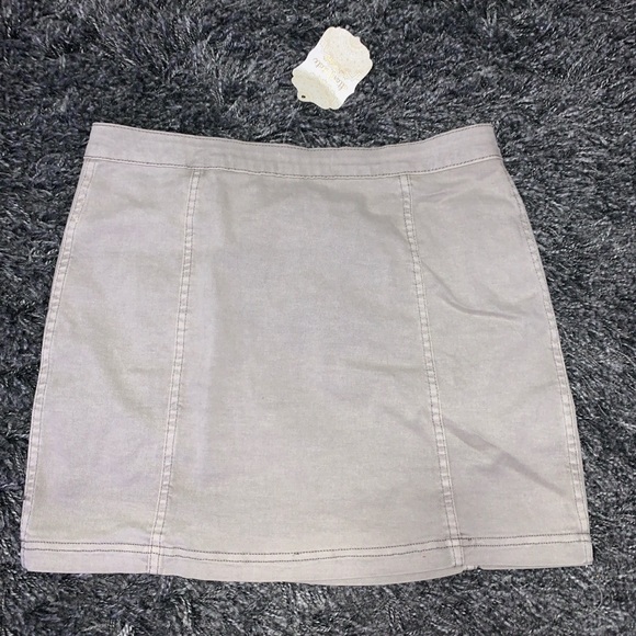 grey mini skirt with buttons down the side - Picture 2 of 4